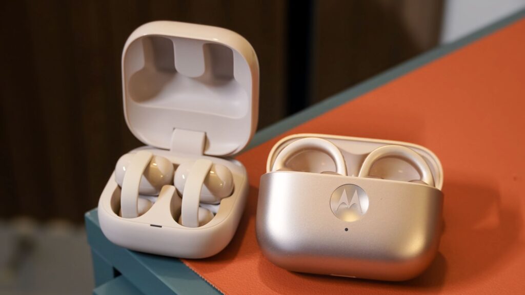 I tried Sony's LinkBuds Clip and Motorola's Moto Buds Loop