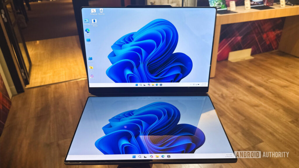 I tried Lenovo's wild modular ThinkBook at MWC, and now my laptop feels outdated