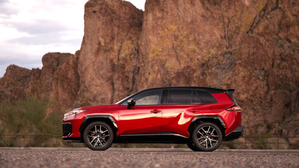 If you’re buying an SUV in 2026, this hybrid should be it